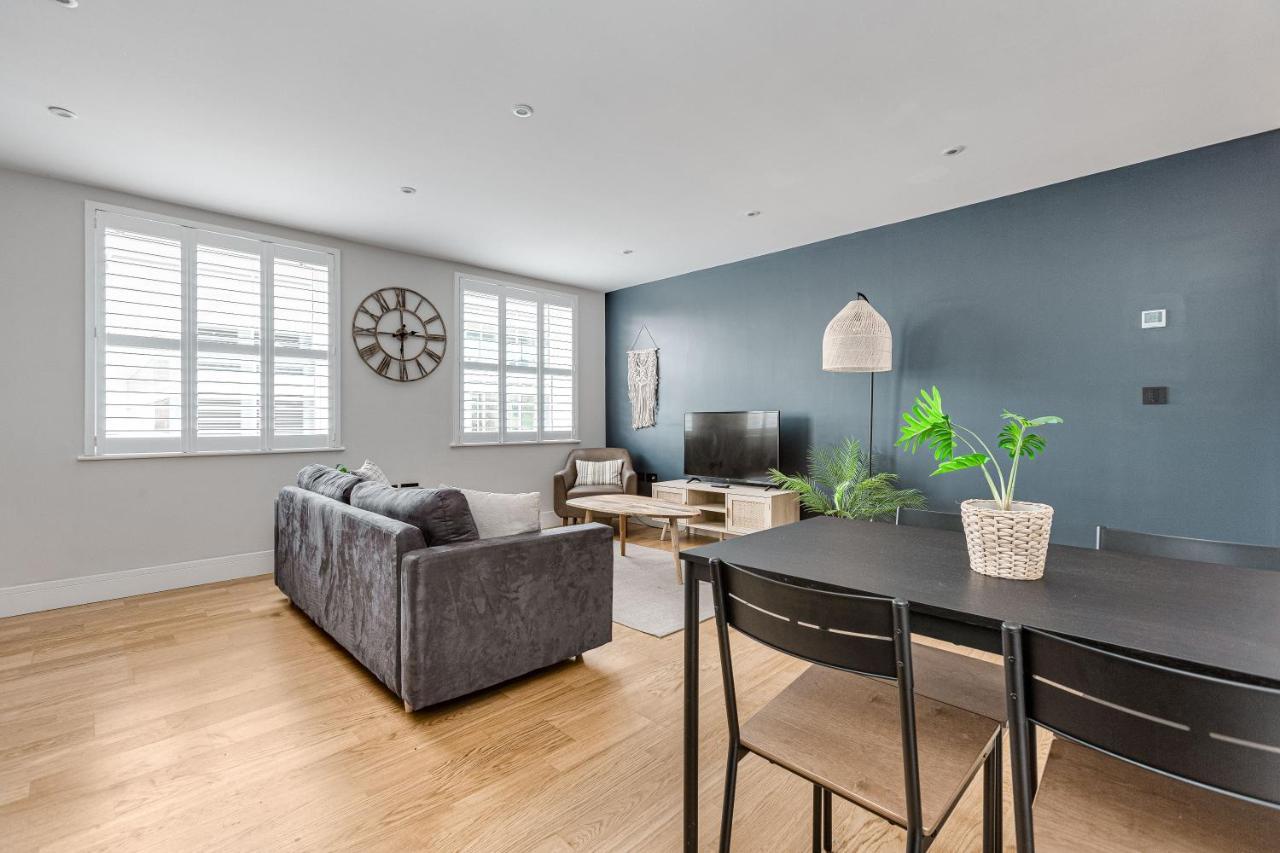 Staines-upon-Thames Charming 1 Bedroom Apt , Town Centre, Wifi, Free Parking By Tent Serviced Apartments מראה חיצוני תמונה